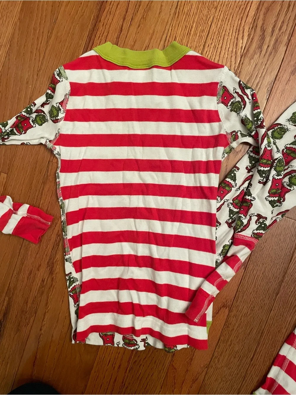 Hanna Andersson White Pajama Set with Red & Green Grinch Print